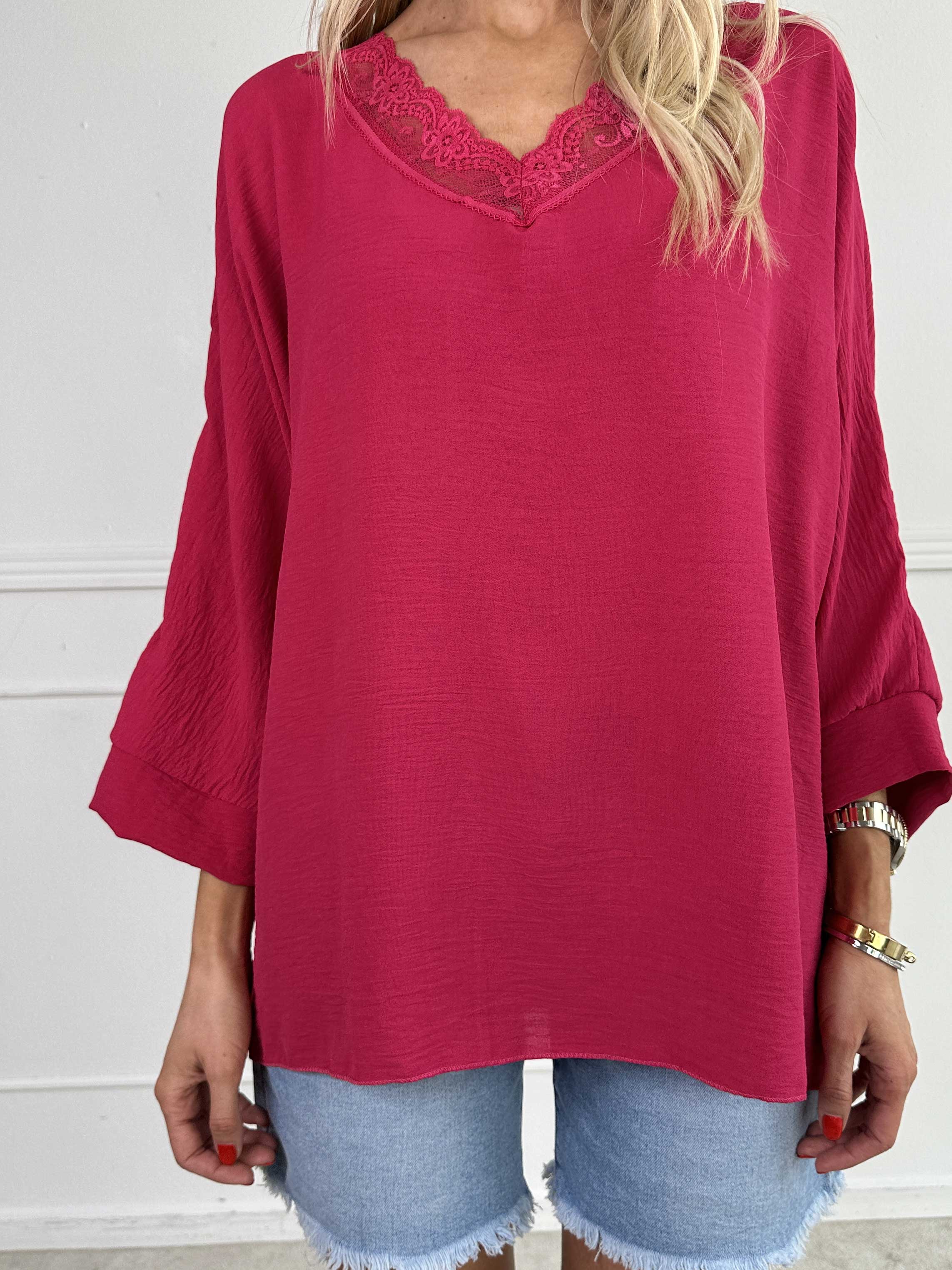 Leonora - Sød tunika med flagermusærmer og blonde